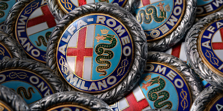 Alfa Romeo Giulia TZ - Catalogo Parti di Ricambio - Alfa Romeo Embleme Alfa Romeo Giulia TZ - Catalogo Parti di Ricambio - Alfa Romeo Embleme